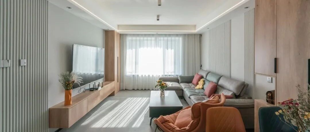 95㎡阳光暖居，入户以亚克力透明管做隔断，每天回家都充满惊喜!