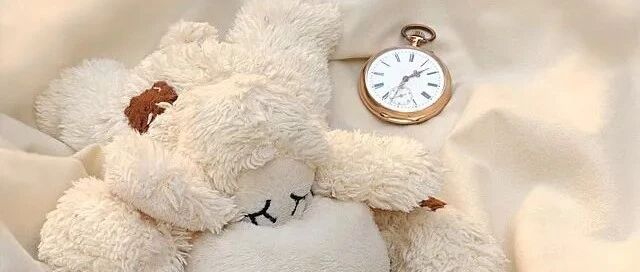 老棉被睡得香，科学依据找到了！盖重被子4周，失眠严重指数下降50%