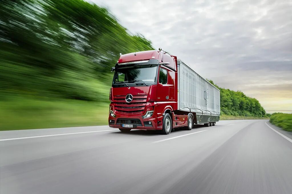 油耗降低4% 奔驰卡车将推出第三代OM471发动机的图4