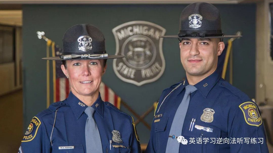 美国警察的职责及工资待遇！