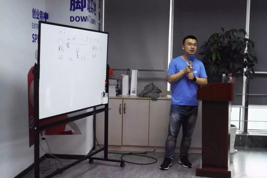 快麦俱乐部第七期 解决你的电商六大痛点？掌柜们都说：“很真实！”