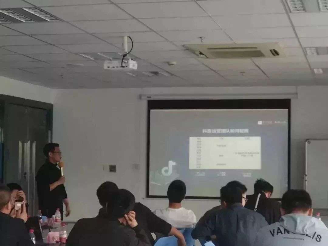 快麦俱乐部第六期 | 顾家游学，抖音入局，折射出你的电商新变化！