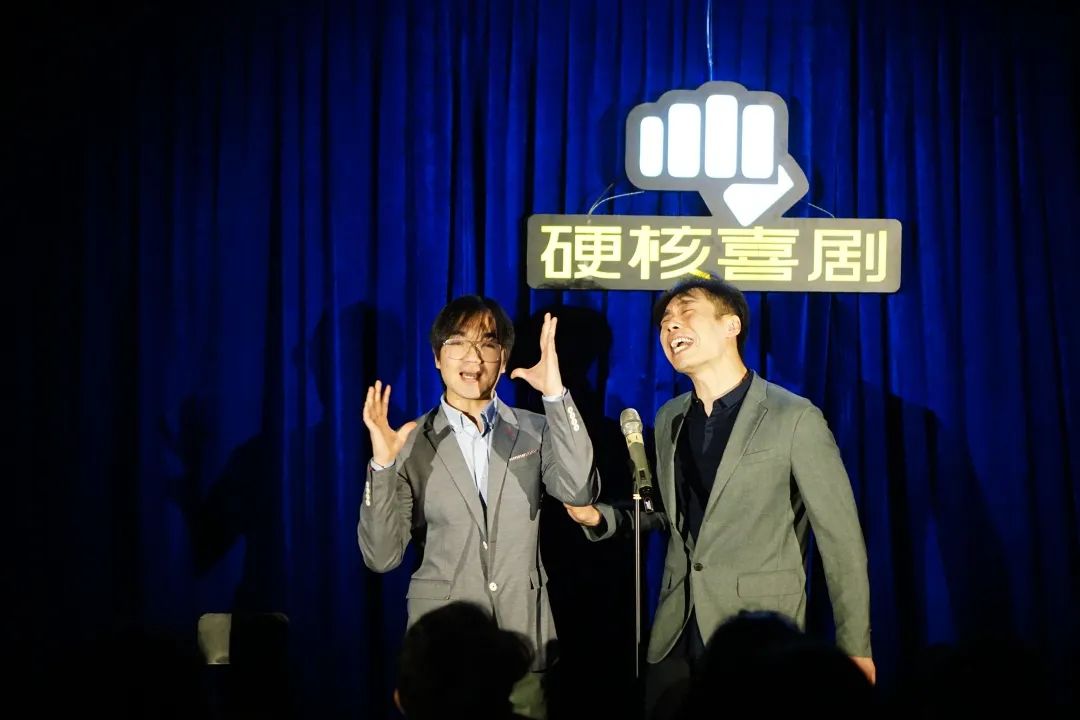 漫才组合和相声_王自建 北京相声第二班青蓝剧场相声大会 2014_漫威未来之战卡片组合后所有属性都变么