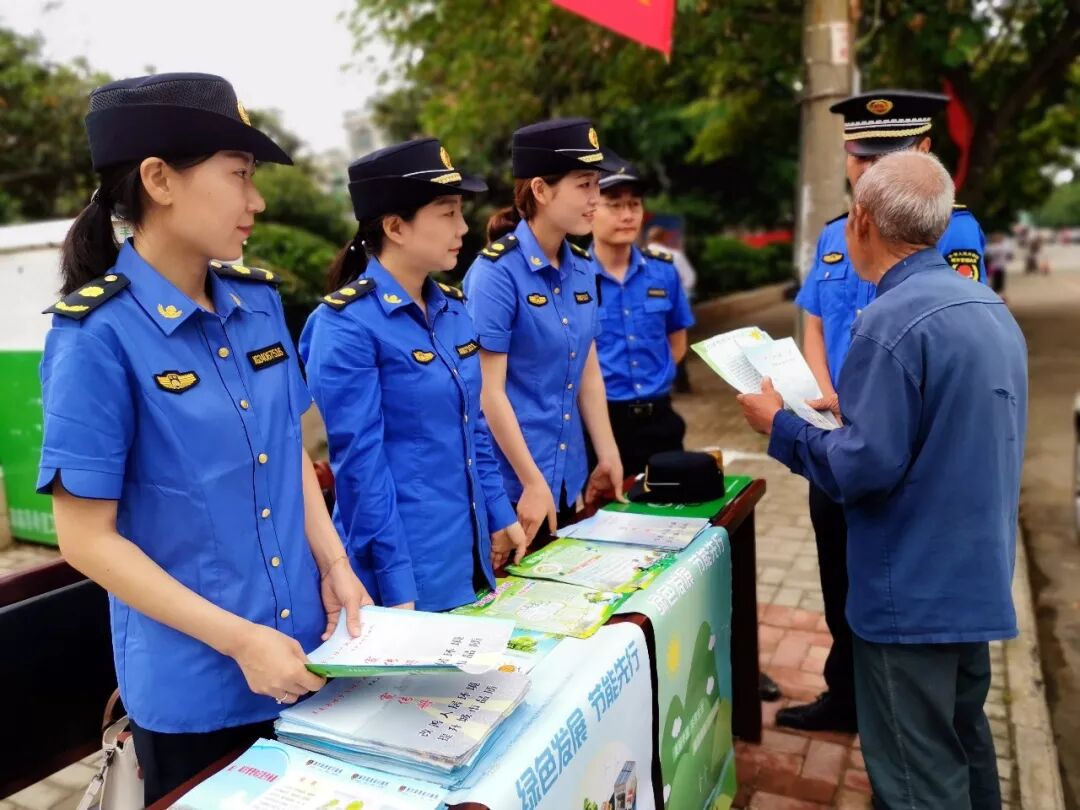 阜南县城管执法局开展节能减排宣传活动倡导市民低碳生活