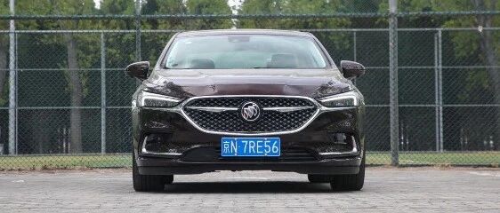 宿敌较量：20多万合资中级车怎么选，君越/亚洲龙/迈腾拼的是什么？