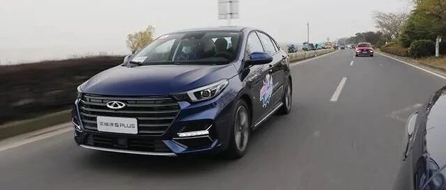 “双面”就有双性格么？不好说！试奇瑞艾瑞泽5 PLUS