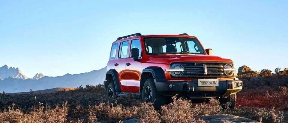 硬派越野的两种生活方式：坦克300和哈弗H9怎么选？