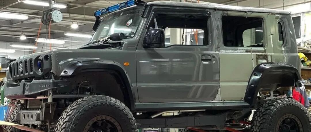 日本“蓝翔”学生改四门吉姆尼：切割车身，升高底盘，还能露营