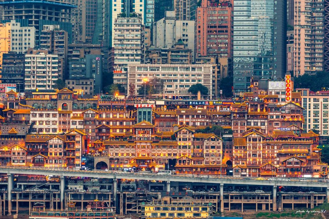 重庆，一座无法复制的城市