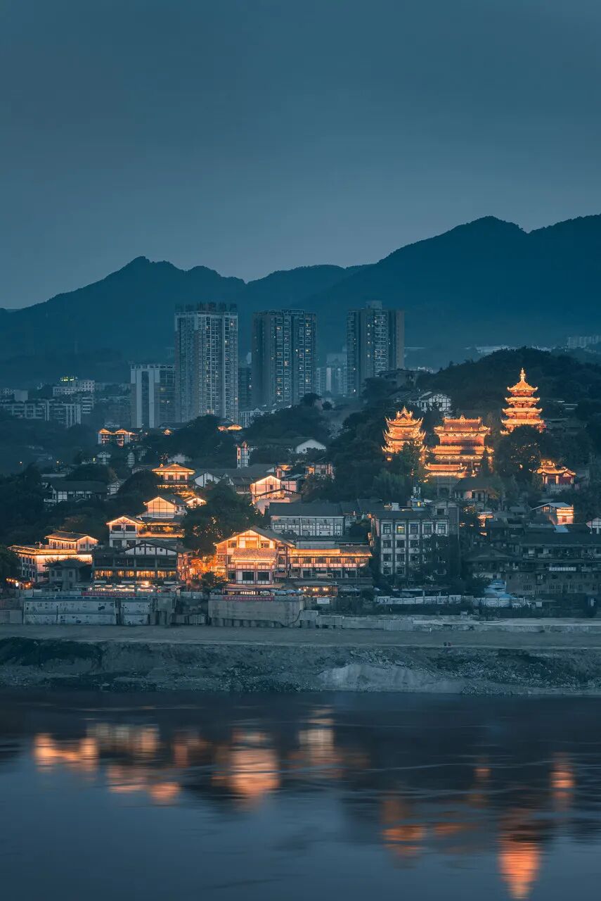 重庆，一座无法复制的城市