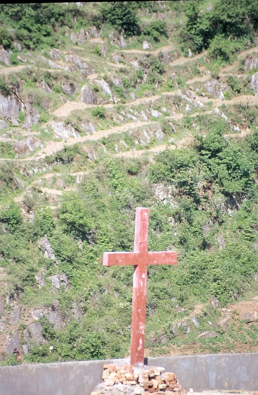 終於！中國第一條旅遊高鐵正式通車！穿過400餘個4A級以上景區，此生不去心不安 旅遊 第40張