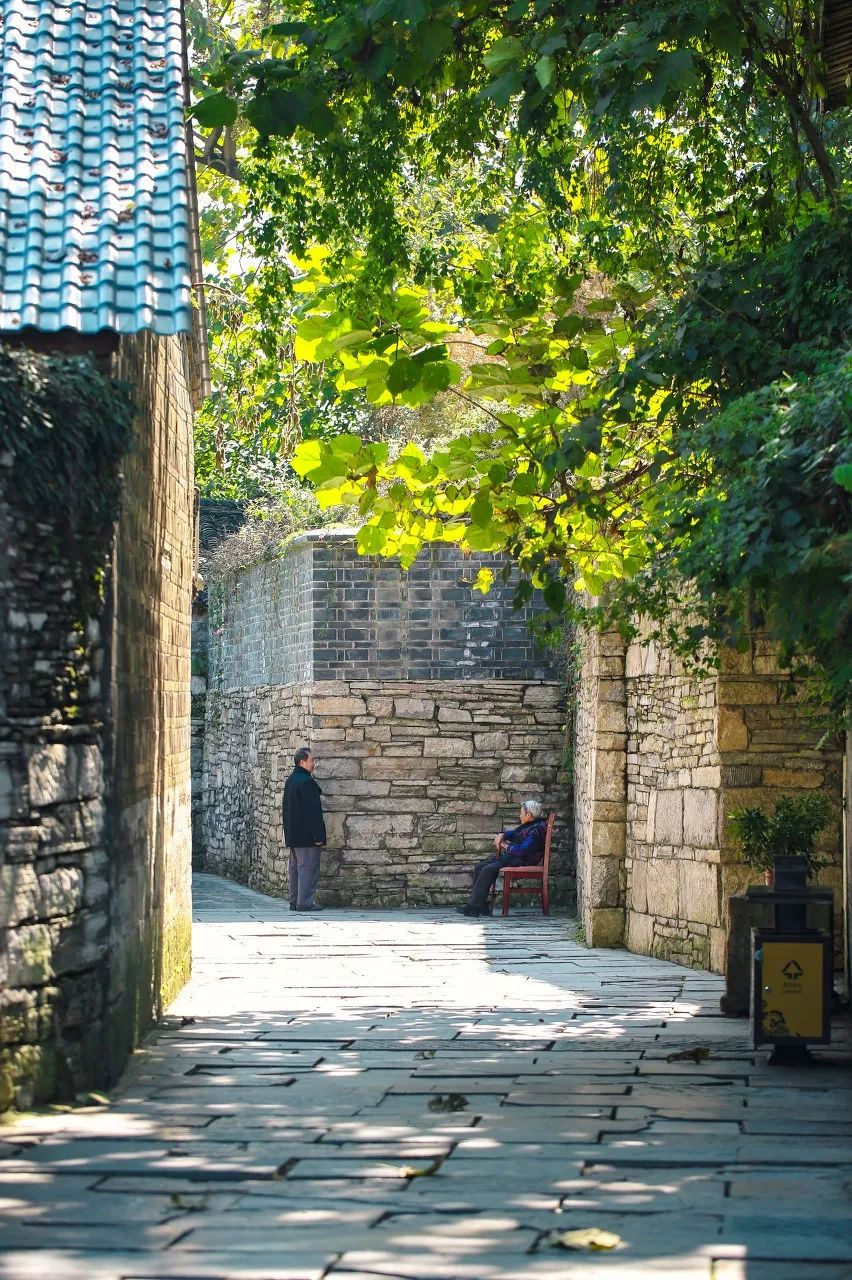 終於！中國第一條旅遊高鐵正式通車！穿過400餘個4A級以上景區，此生不去心不安 旅遊 第42張