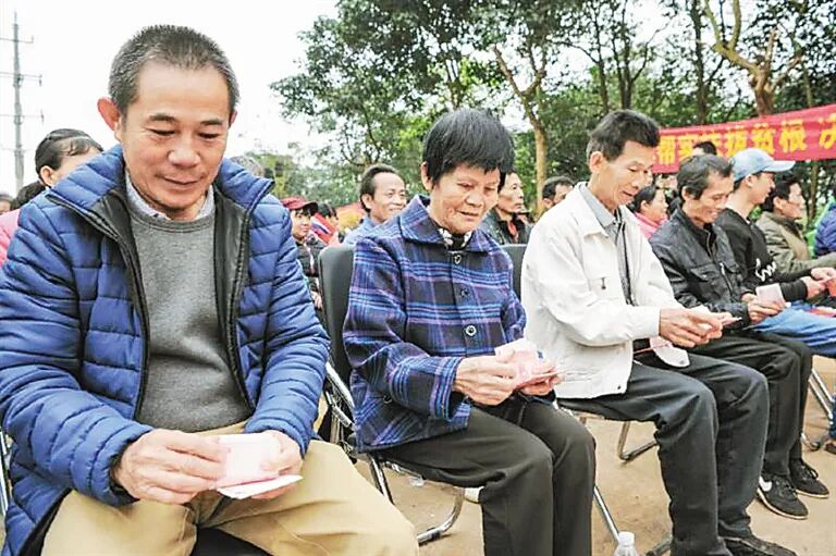 基地上班拿工资 土地入股收分红 海口琼山扶贫产业成效显着