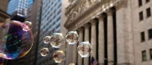 股价过山车 | “中国三剑客”背后泡沫与信仰