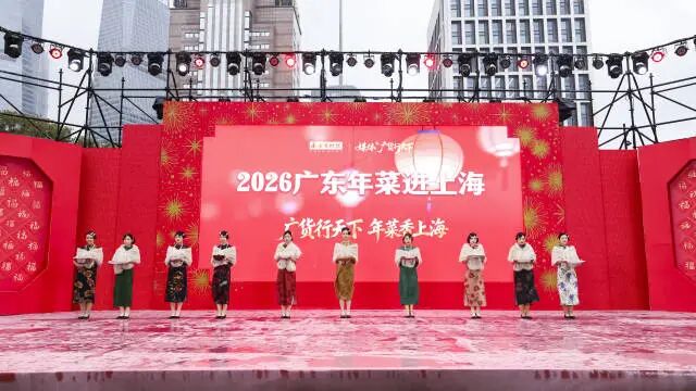 活动发布了“广东年菜十大名品”，为上海市民餐桌添上粤式年味。南方农村报 吴秒衡 拍摄