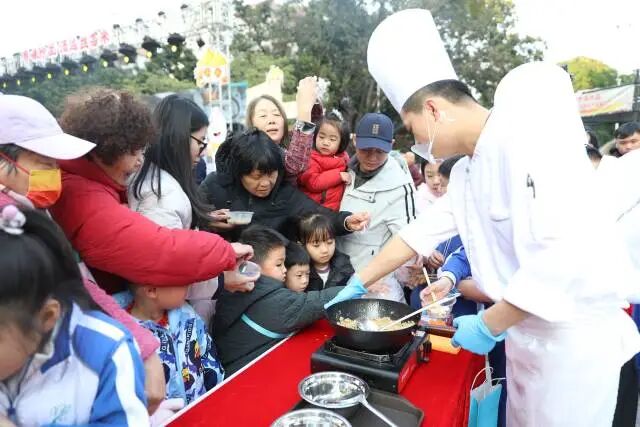 清远丝苗米炒饭在深圳深受欢迎。