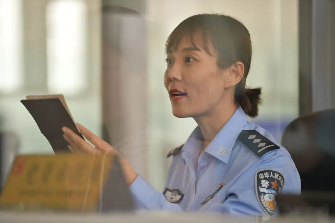 从后进生到练就十八般武艺看边检警花如何修炼升级