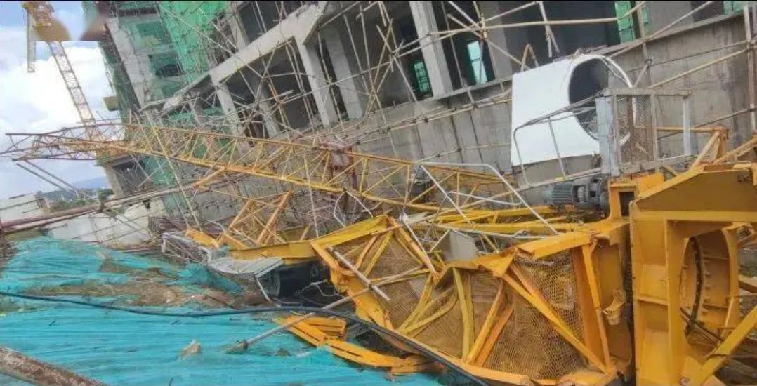 起重机突然卸载事故案例