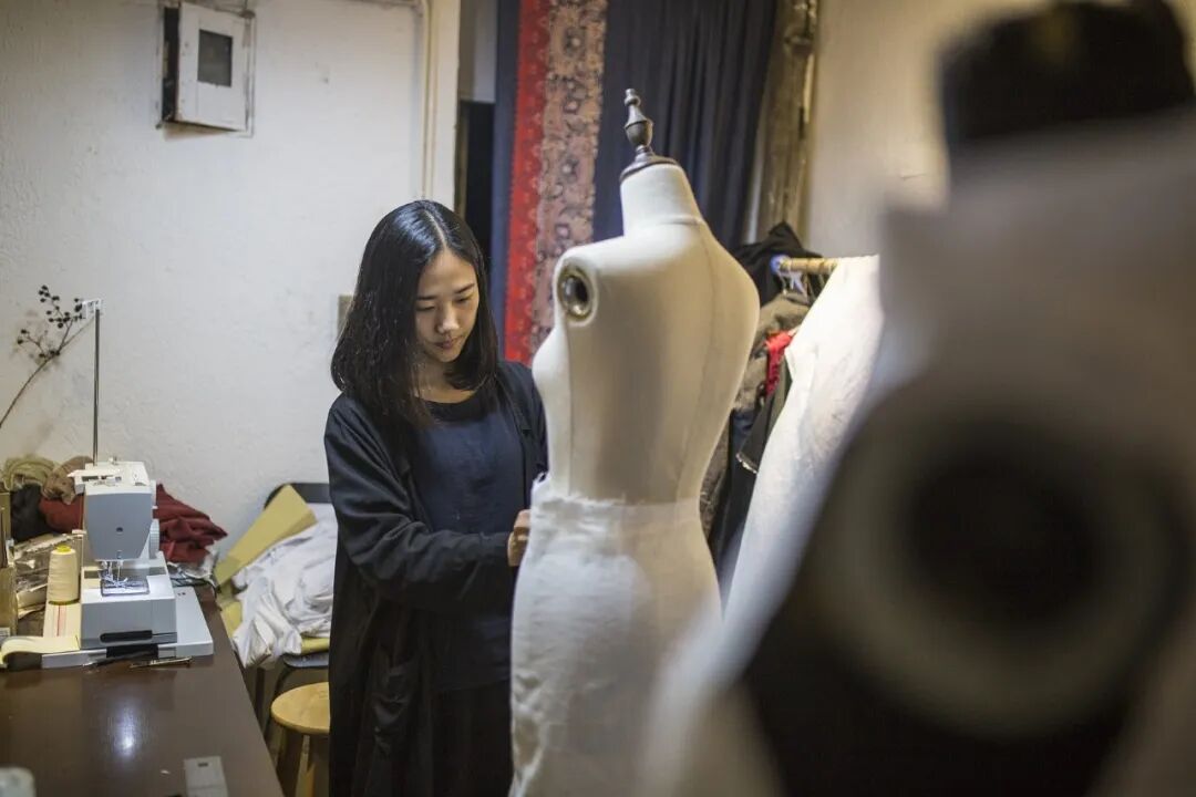 杨幂上身中国高定卖了10个亿