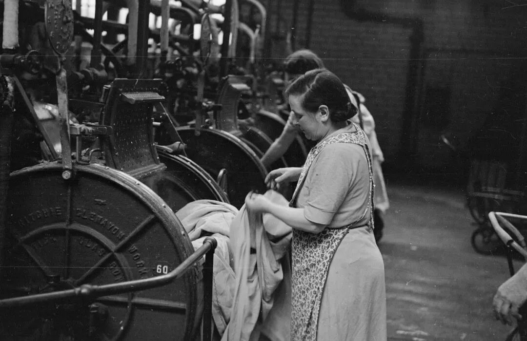 二十世纪五十年代的劳动妇女/图源:视觉中国了解就业方面的性别差异