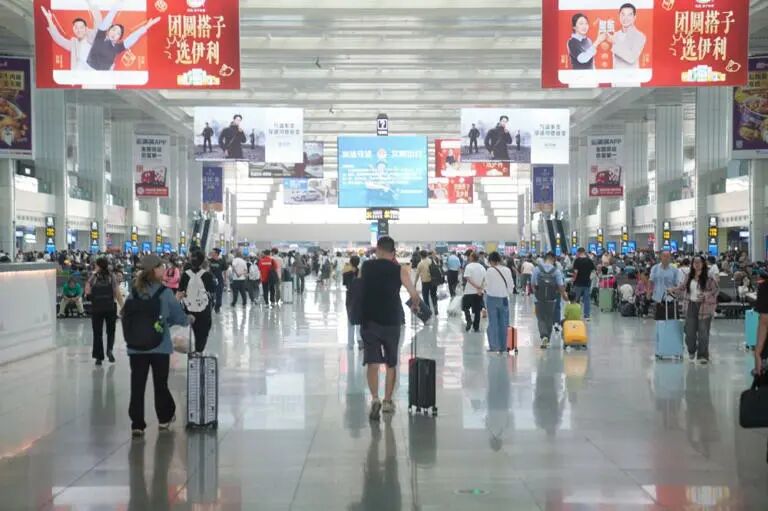 国庆中秋黄金周盘点｜8天长假重庆火车站累计发送旅客252.9万人次