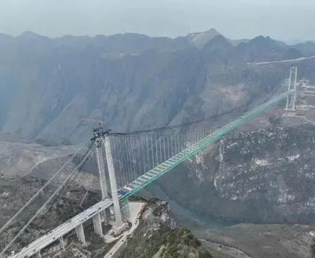 资料图：贵州花江峡谷大桥合龙。中新网记者瞿宏伦 摄