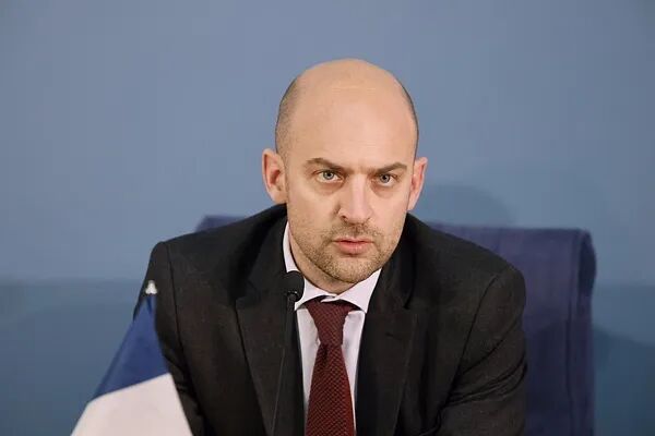 △法国外交部长巴罗