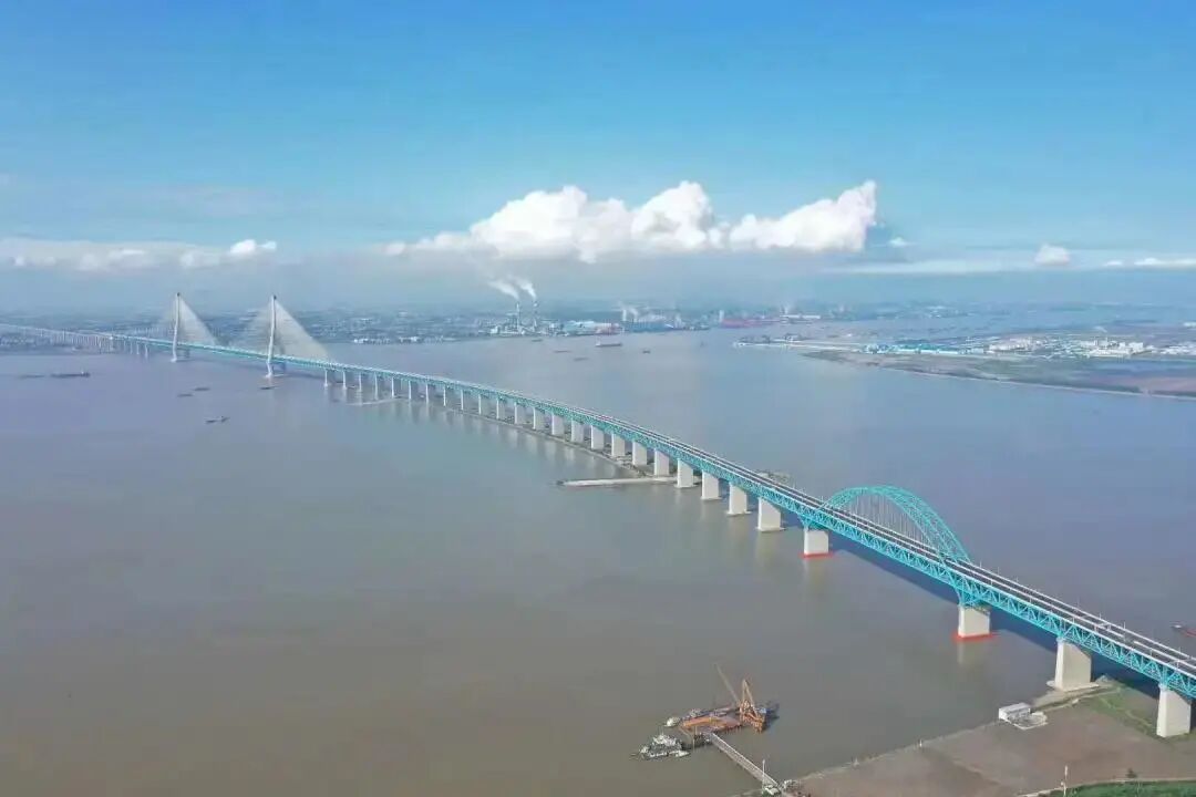 用心用情稳就业 千方百计保民生