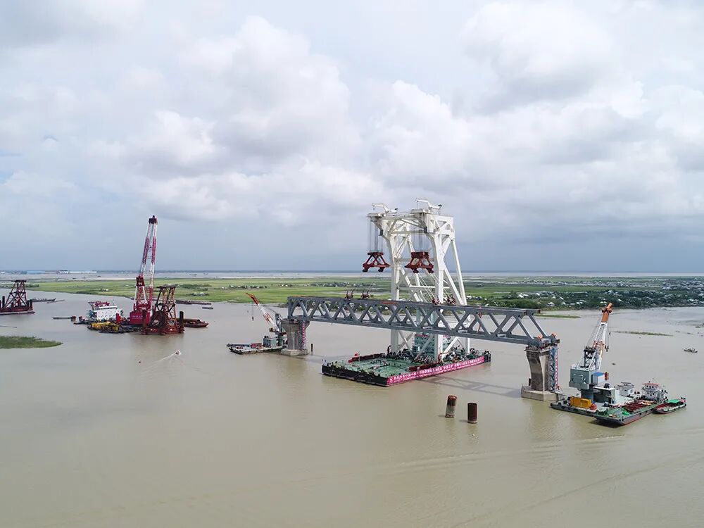 “一带一路”上最大桥梁工程——帕德玛大桥成功合龙