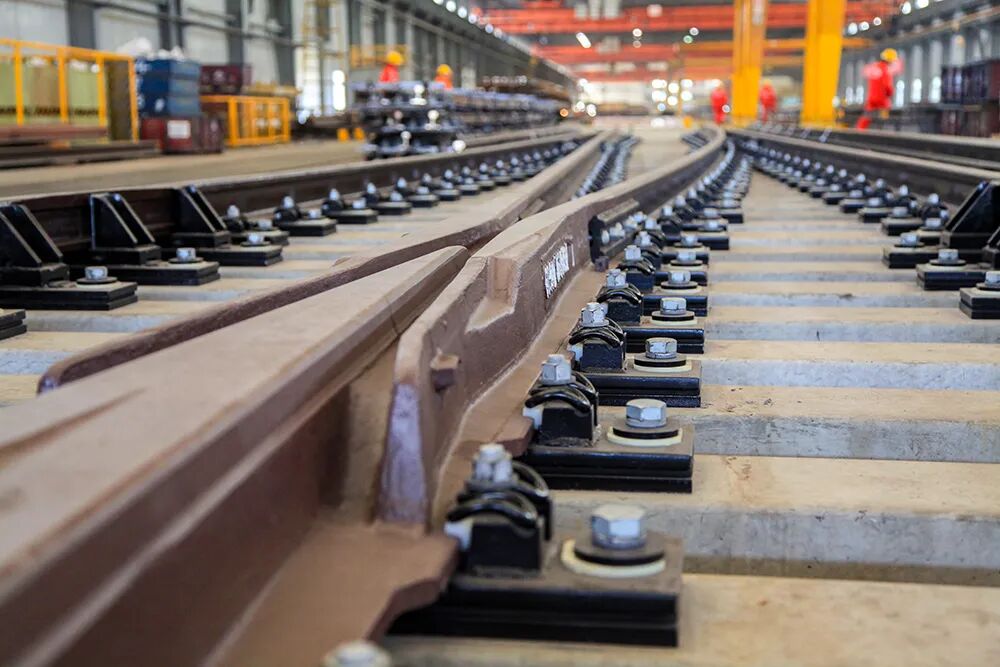 国内道岔行业首条新型静电防腐自动化生产线正式投产