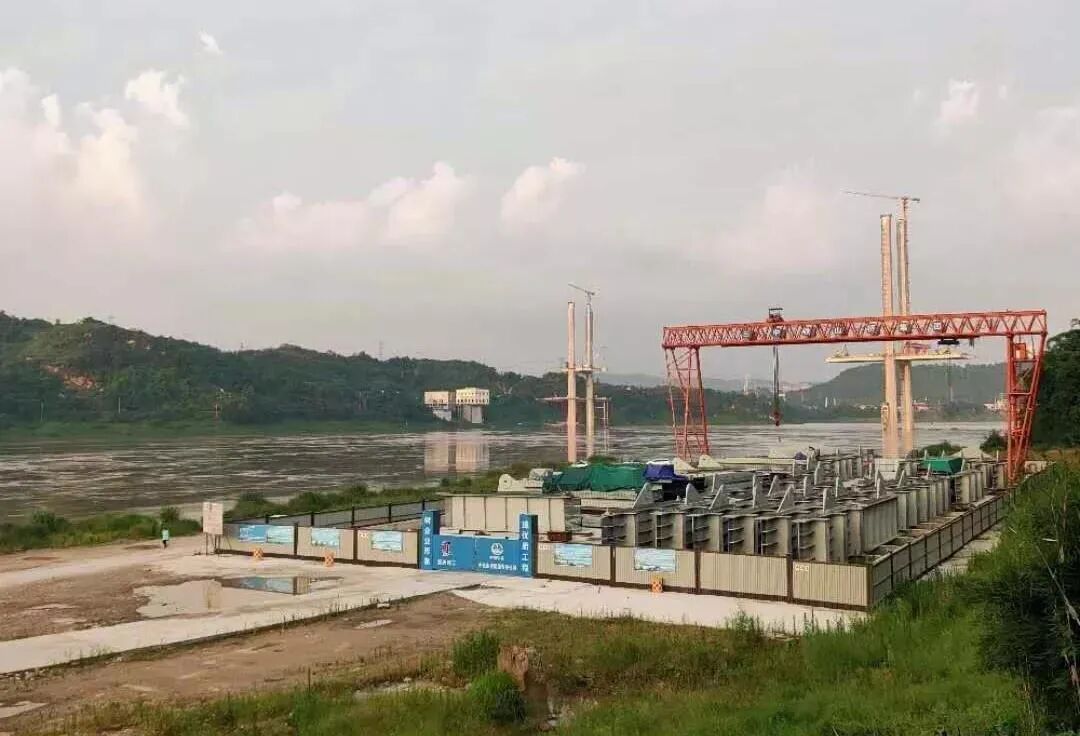 重庆水土嘉陵江大桥、宝成铁路涪江大桥经受洪水考验