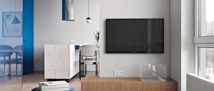 经典蓝，让乌克兰这个40㎡小户型文艺范儿十足，柔和又清新。