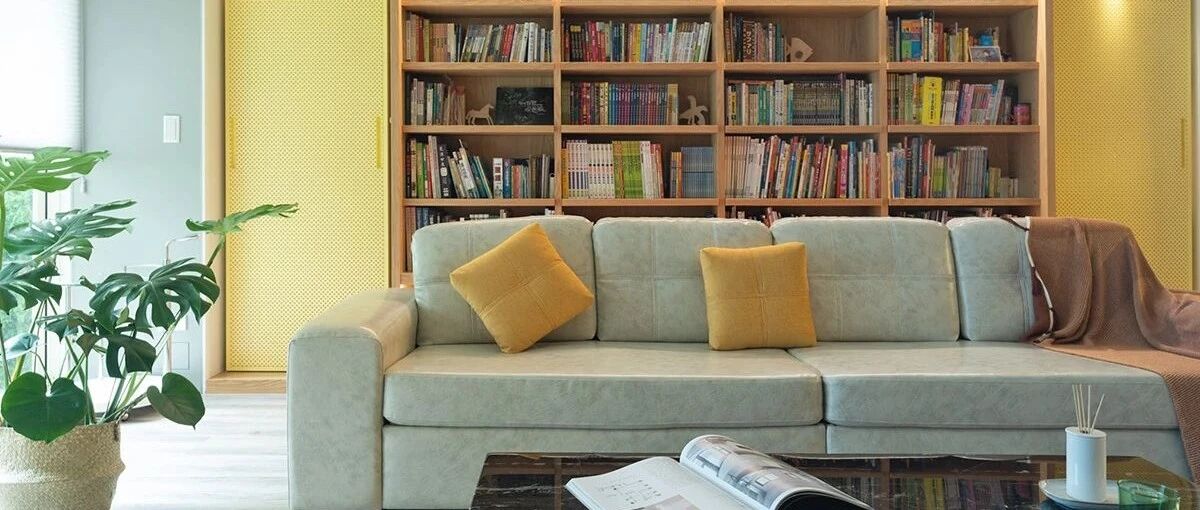 爆改30年老宅大胆配色，132平简净木质调亲子宅