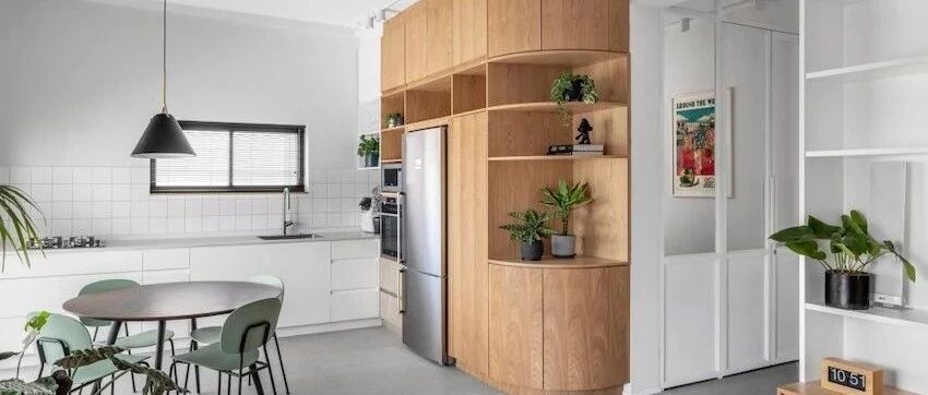 73㎡露台公寓温润木+净白，这样的才算和谐！