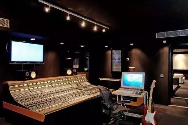 許多人都說不清楚，錄音師卻默默享受！到底什么是監(jiān)聽音箱呢？