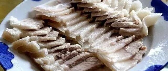 白水煮肉的香味，在那个院子里多年不散 | 深夜电台