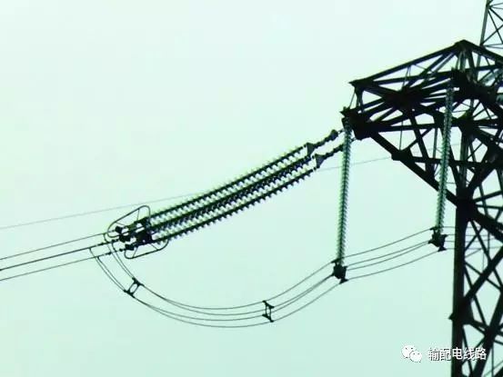 四联导线耐张绝缘子串安装