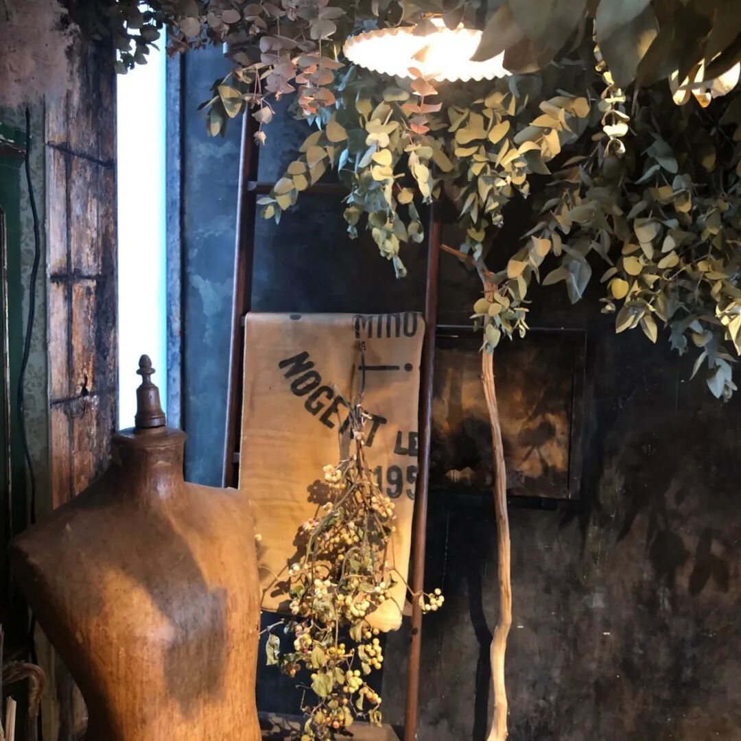 用干花装饰的甜品店，是不是更吸引女孩子的目光