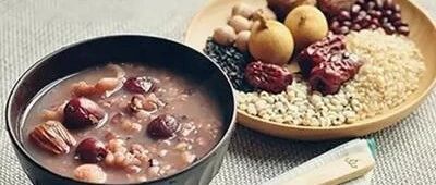 过了腊八就是年  一年一岁一团圆