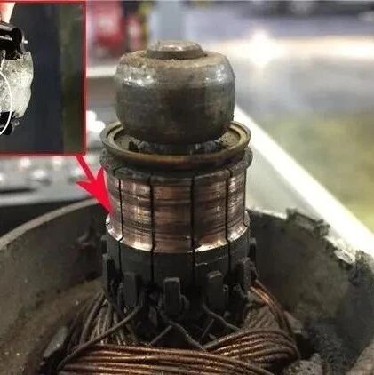 车龄12年的老奥迪A6，车主说：跑起来有一股糊味，吓的不敢开了