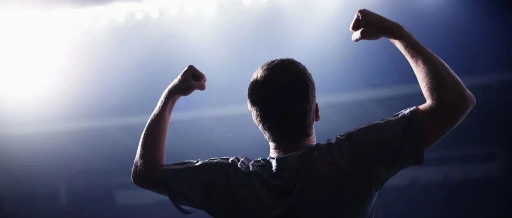 腾讯应届生怒怼领导“过度加班” 获网友点赞：醒醒吧！你的价值，并不等同于你的忙碌