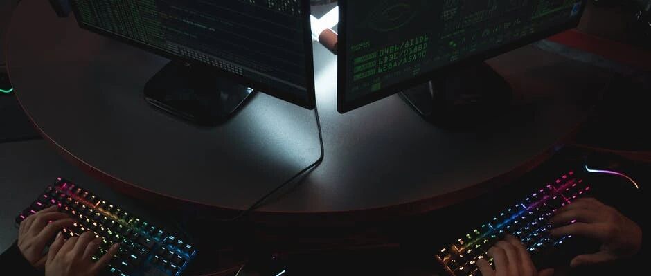 三流码农敲代码，二流码农做平台，一流码农……