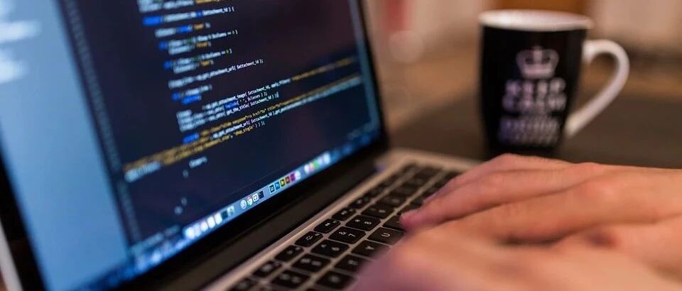 一位15年资深HR直言：裁掉35岁以上老程序员，早已是公开秘密