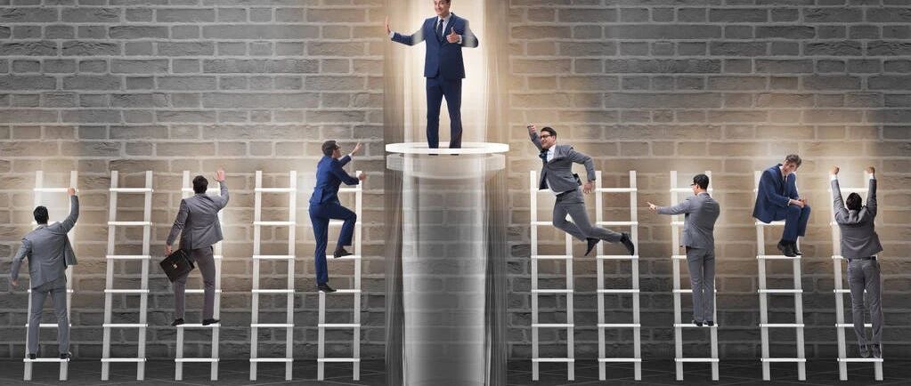 卷不动了：互联网的尽头是外企？