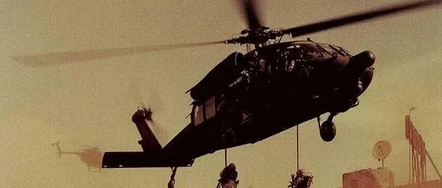 隶属海军的海豹突击队，为什么总是坐陆军的直升机？
