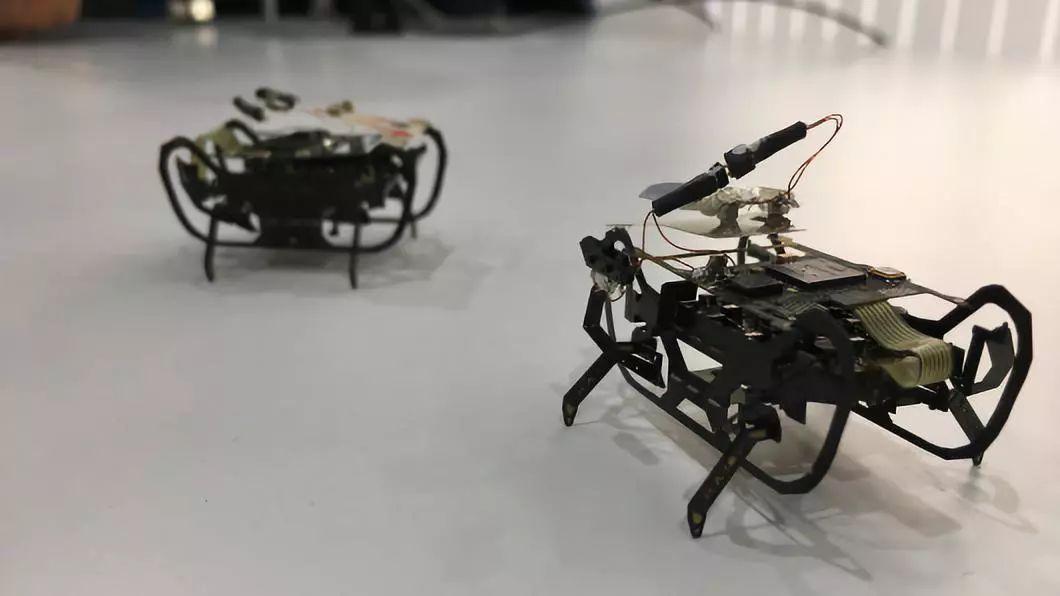 勞斯萊斯用「小強機器人」修飛機，速度是人類的60倍！ 科技 第8張