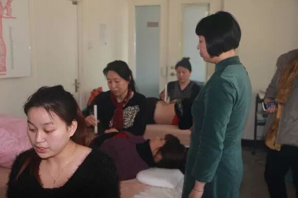 艾仲医三位一体