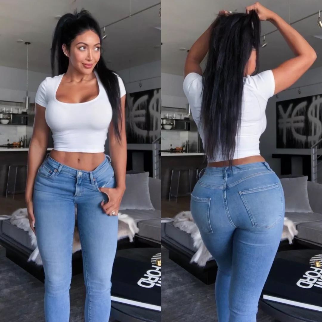 印度姑娘坚持臀腿训练8年，收获了葫芦形身材！