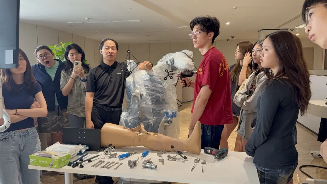 Shanghai Summer Medical Exchange for High School Students