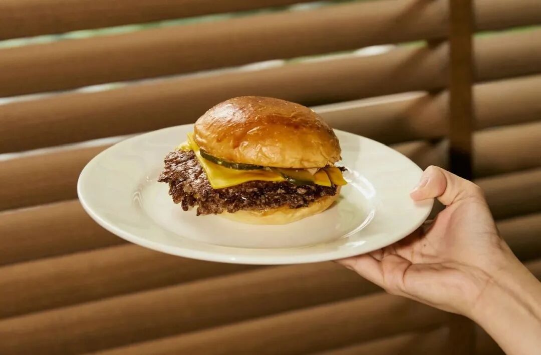 BAR GOODMAN Jing'an ： Laid-Back Bar with Classic Smash Burgers